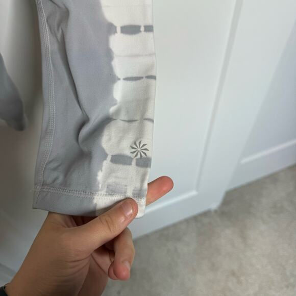 Athleta Girl Grey Tie Dye Crop Athletic Leggings Size Small 7 - Picture 5 of 7